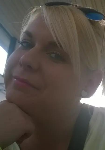 Я Алина, 21, из Колпашева, ищу знакомство для постоянных отношений