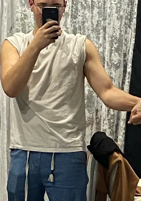 Малик из Уссурийска, мне 18, познакомлюсь на одну ночь