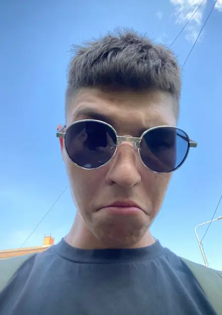 Я Артем, 23, знакомлюсь для постоянных отношений в Воронеже