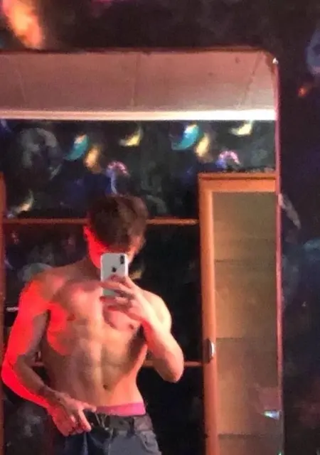 Артем из Вязников, ищу на сайте приятное времяпровождение