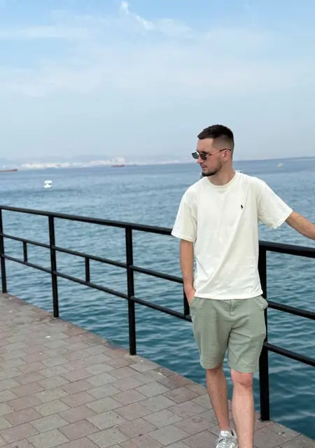 Я Иван, 23, знакомлюсь без обязательств в Клине