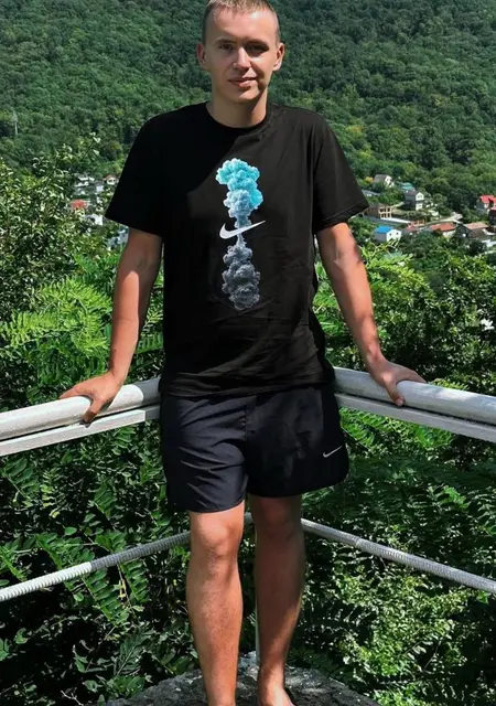 Я Дмитрий, 20, из Смоленска, ищу знакомство для совместных путешествий