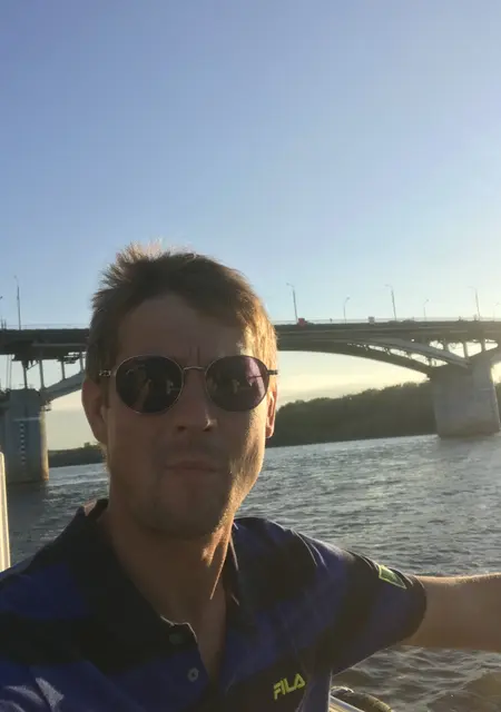 Artur из Нижнего Новгорода, мне 38, познакомлюсь на одну ночь