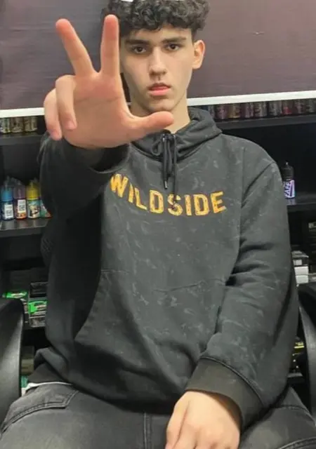 Я Рахим, 18, знакомлюсь на одну ночь в Балашихе