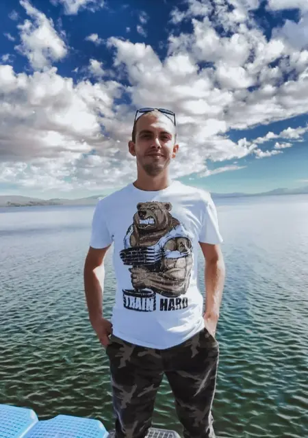 Александр из Магнитогорска, мне 30, познакомлюсь на одну ночь